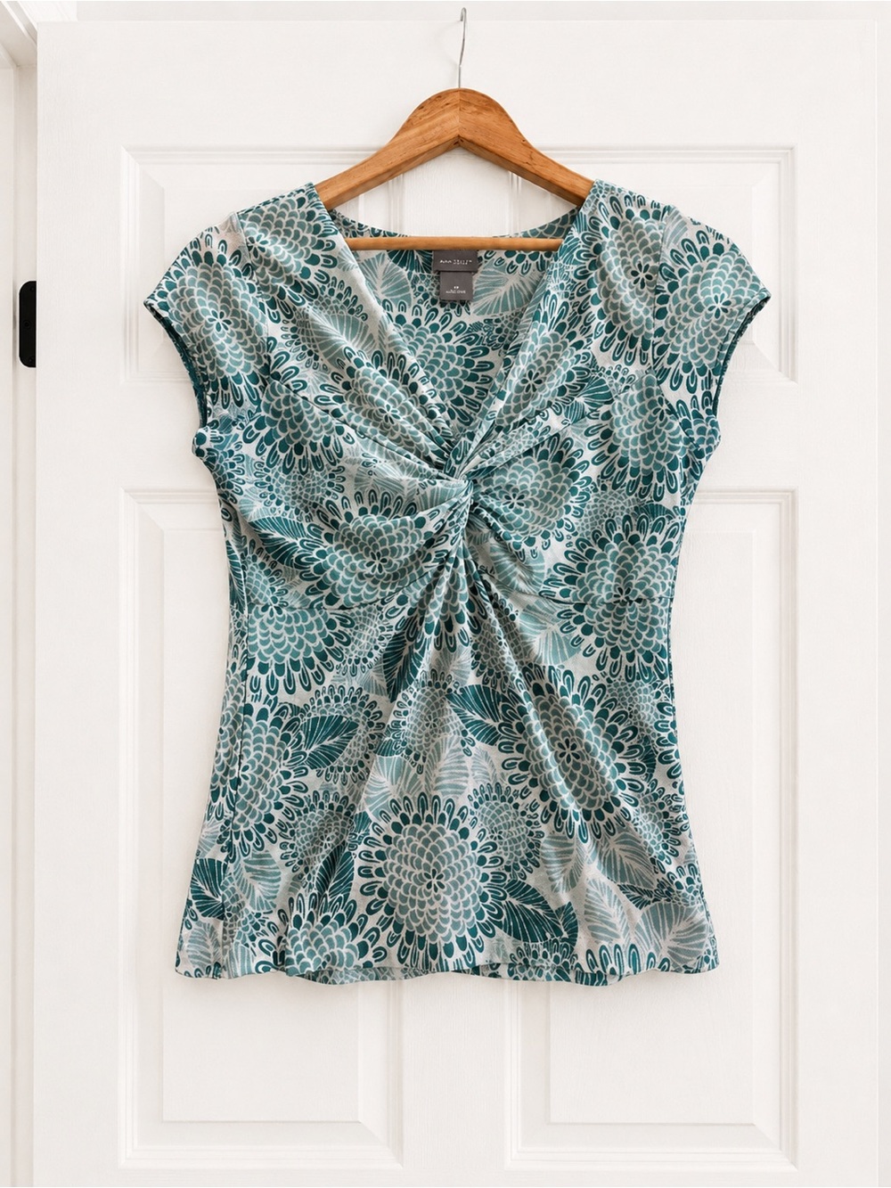 Ann Taylor Women’s Twist Front Floral Top Medium Green Blue Cap Sleeve Stretch